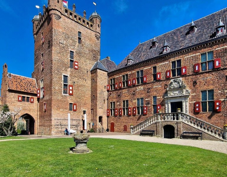 Kasteel Huis Bergh, Netherlands